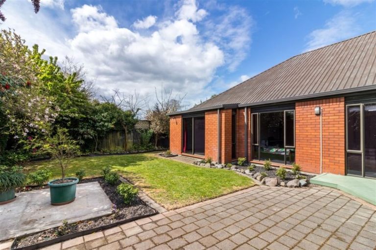 Photo of property in 2/15a Lothian Street, Ilam, Christchurch, 8041