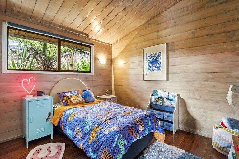 Photo of property in 105 Kia Ora Road, Beach Haven, Auckland, 0626