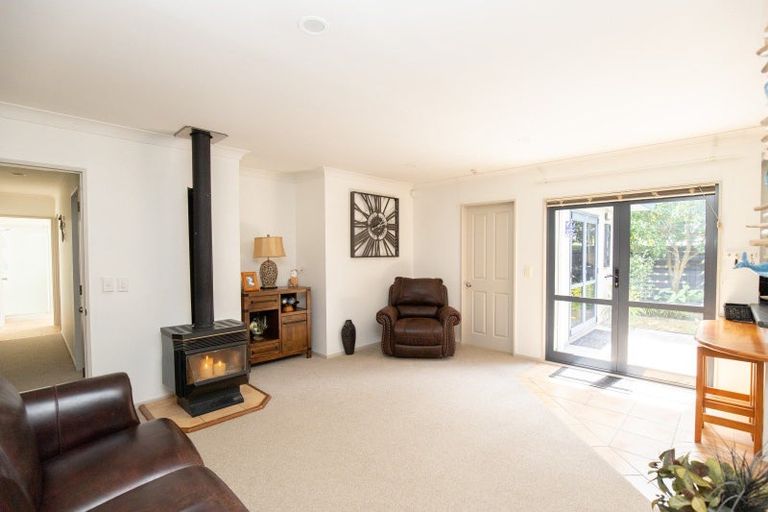 Photo of property in 1 Harris Place, Ngatea, 3503