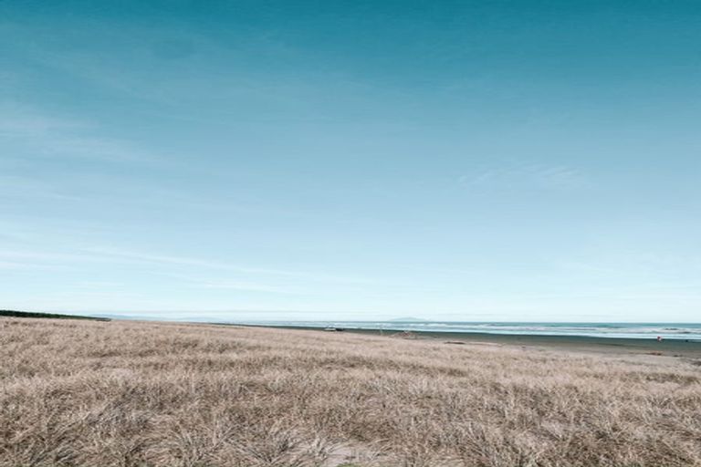 Photo of property in 82 Kahukura Avenue, Waitarere Beach, Levin, 5510