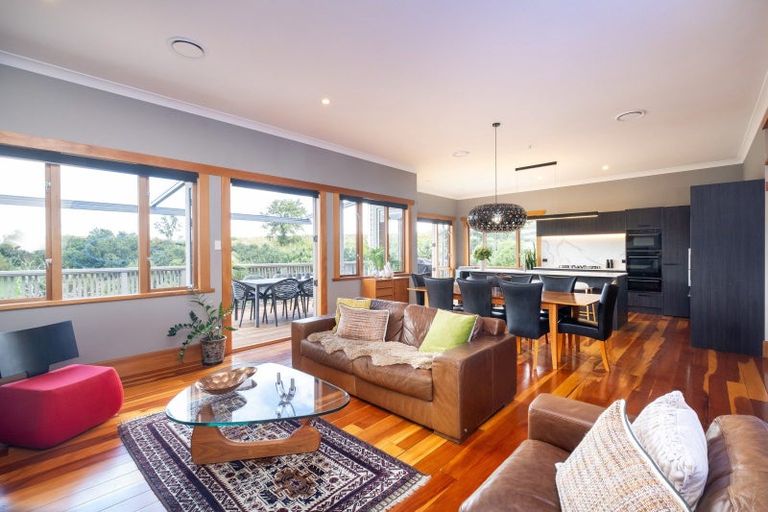 Photo of property in 11 Lawrence Road, Hospital Hill, Napier, 4110