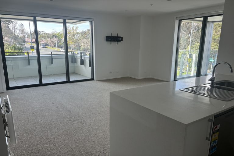 Photo of property in 101/8 Waikumete Road, Glen Eden, Auckland, 0602