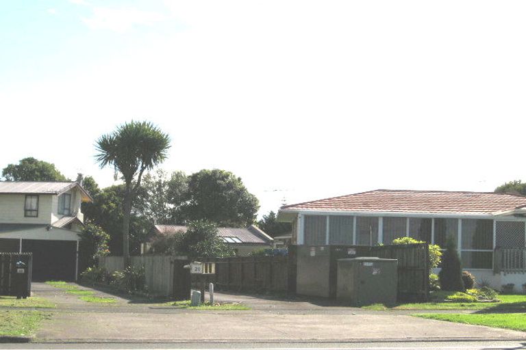 Photo of property in 21 Whitford Road, Howick, Auckland, 2014