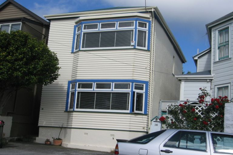 Photo of property in 18 Edge Hill, Mount Victoria, Wellington, 6011