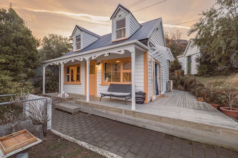 Photo of property in 1 Coleridge Terrace, Lyttelton, 8082