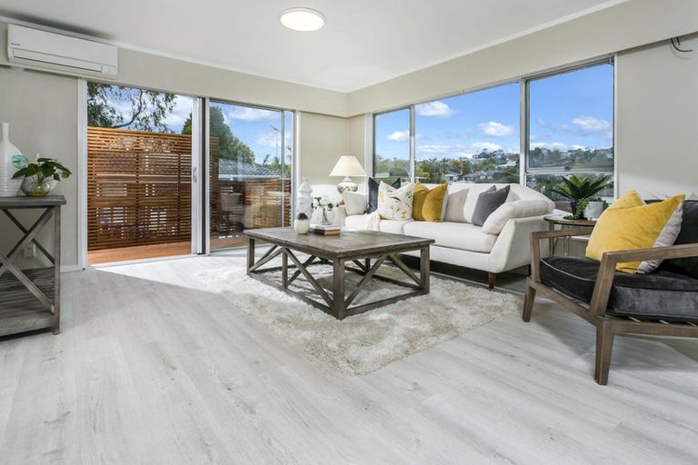 Photo of property in 1/7 Keldale Place, Forrest Hill, Auckland, 0620