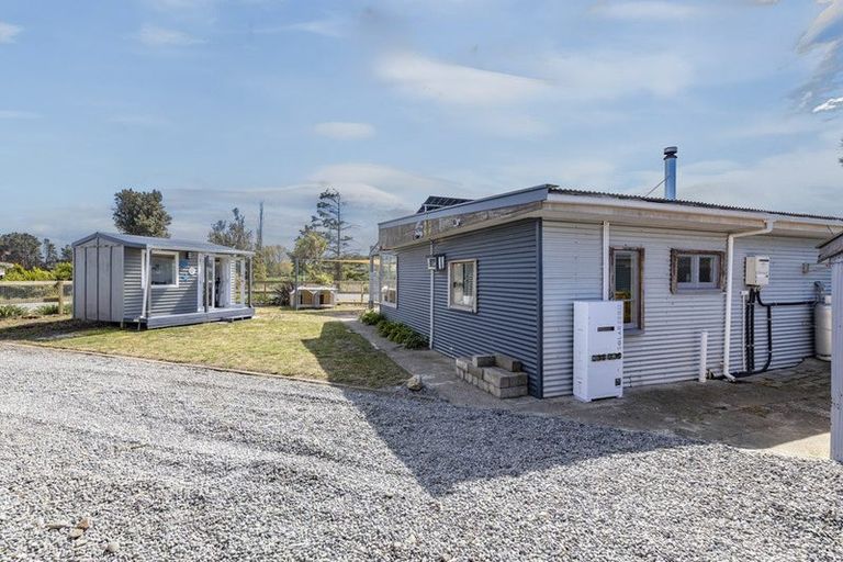 Photo of property in 30 Holton Road, Amberley, 7481