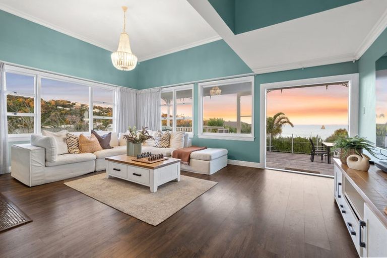 Photo of property in 1047 Whangaparaoa Road, Tindalls Beach, Whangaparaoa, 0930