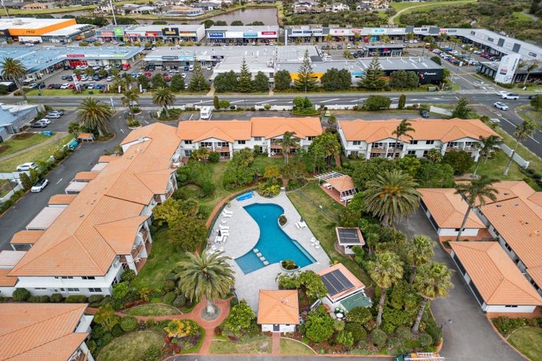 Photo of property in 2/111 Santa Monica Drive, Papamoa Beach, Papamoa, 3118