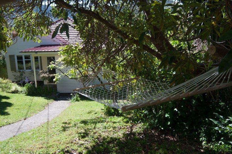 Photo of property in 18 Trelissick Crescent, Ngaio, Wellington, 6035