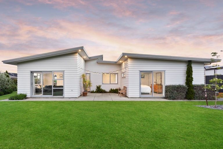 Photo of property in 62 Sherwin Avenue, Albert Town, Wanaka, 9305