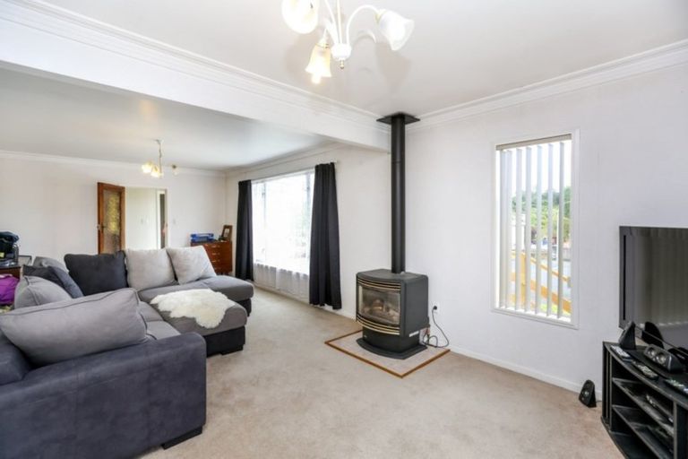 Photo of property in 117 Awanui Street, Merrilands, New Plymouth, 4312
