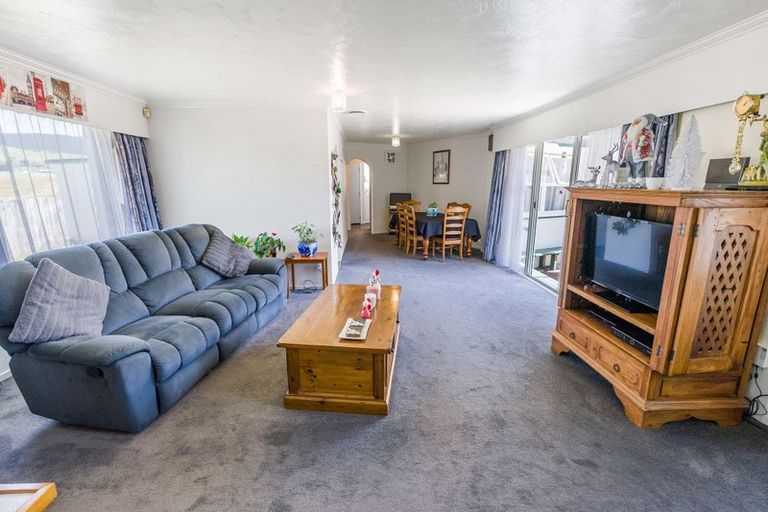 Photo of property in 10 Walnut Place, Owhata, Rotorua, 3010