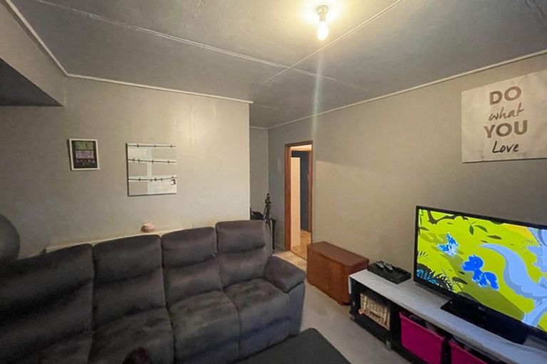 Photo of property in 21 Hamilton Drive, Waiuku, 2123