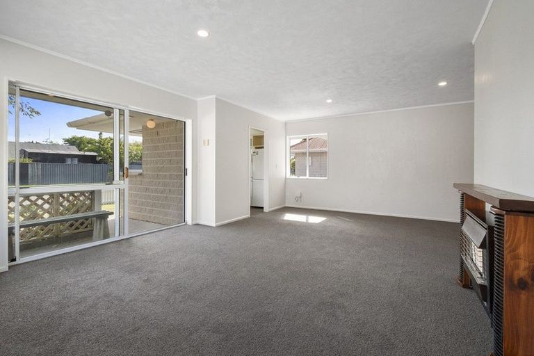 Photo of property in 1b Hendon Place, West End, Palmerston North, 4412