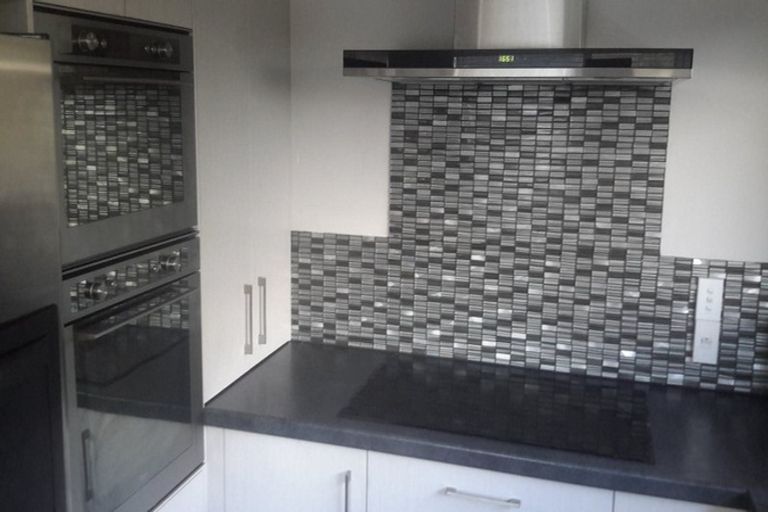 Photo of property in 3a Leo Place, Kawaha Point, Rotorua, 3010