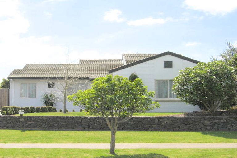 Photo of property in 17 Santa Monica Drive, Papamoa Beach, Papamoa, 3118