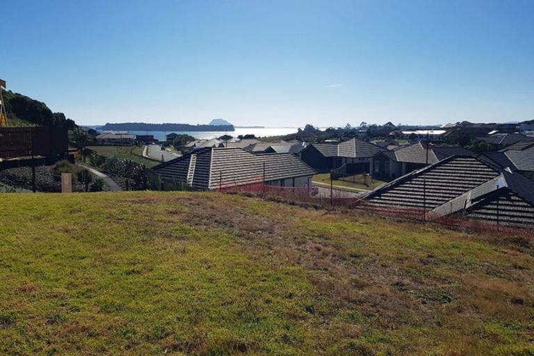 Photo of property in 13 Lakeside Terrace, Omokoroa, 3114