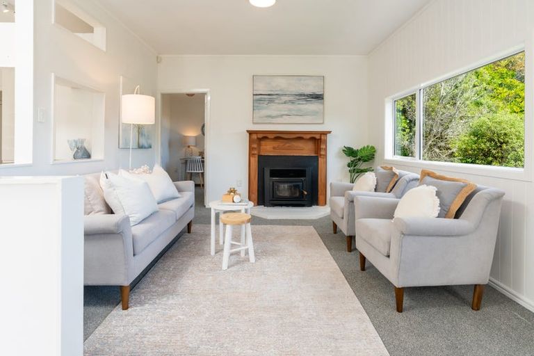 Photo of property in 84 Cluny Road, Plimmerton, Porirua, 5026