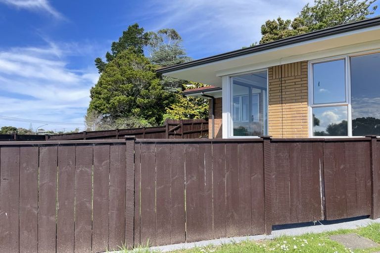 Photo of property in 1/4 Pemberton Avenue, Bayview, Auckland, 0629