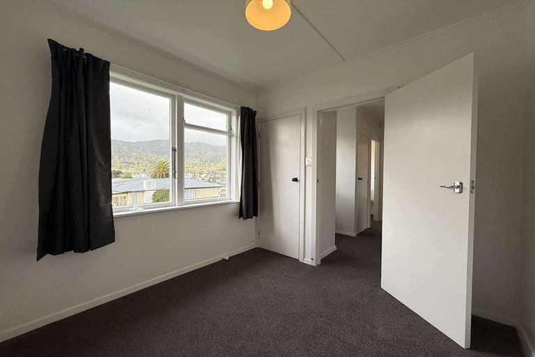 Photo of property in 7 Wainhouse Street, Stokes Valley, Lower Hutt, 5019