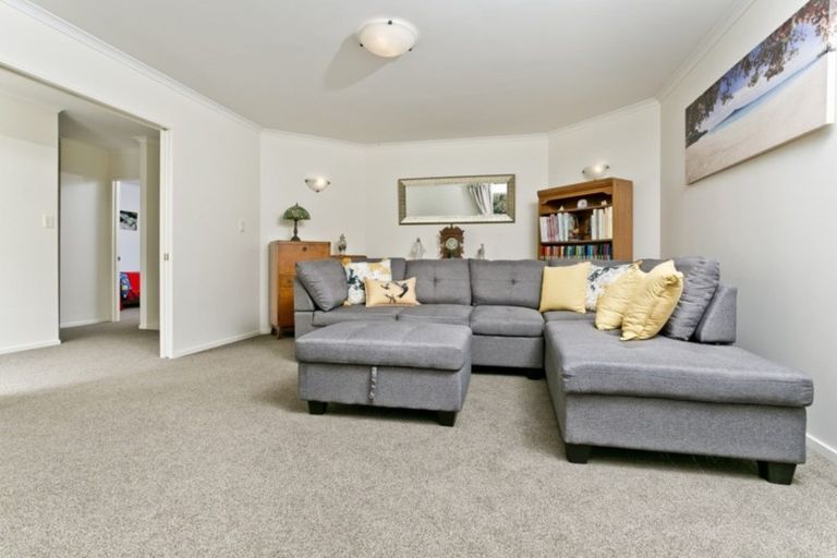 Photo of property in 17 Te Wharau Drive, Greenhithe, Auckland, 0632