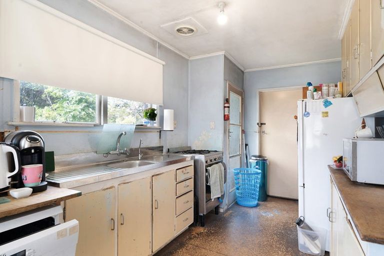 Photo of property in 107 Captain Scott Road, Glen Eden, Auckland, 0602