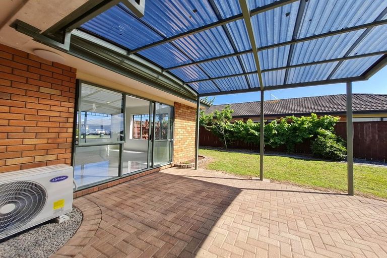 Photo of property in 33 Sandwick Drive, Weymouth, Auckland, 2103