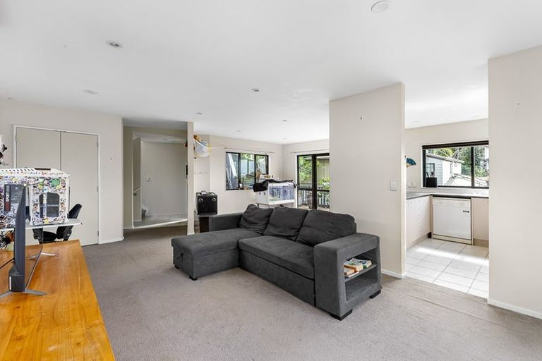 Photo of property in 278c Glamorgan Drive, Northcross, Auckland, 0630