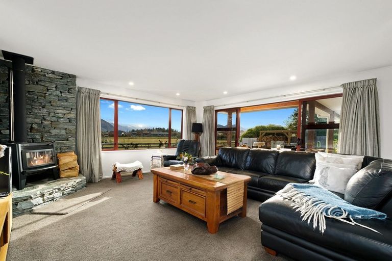 Photo of property in 15 Allenby Place, Wanaka, 9305