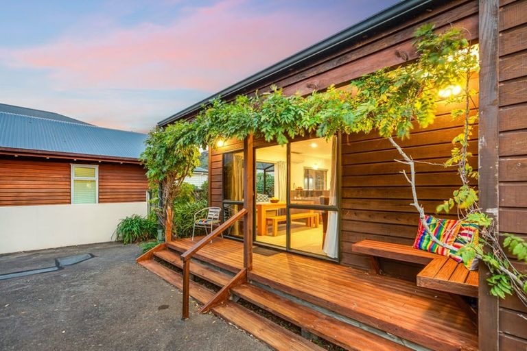 Photo of property in 105 Marine Parade, Eastbourne, Lower Hutt, 5013