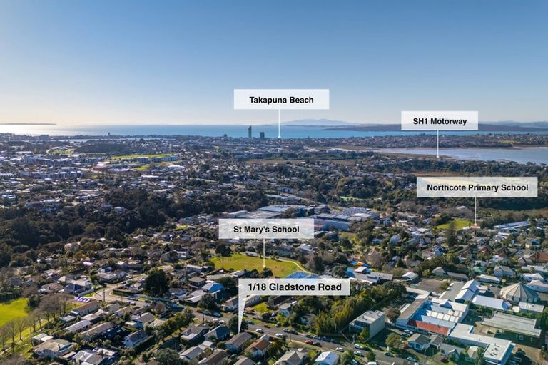 Photo of property in 1/18 Gladstone Road, Northcote, Auckland, 0627