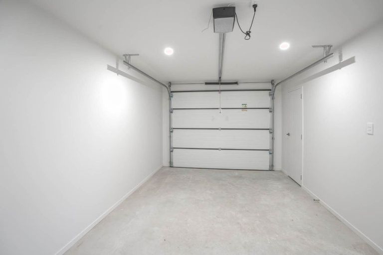 Photo of property in 40d Innismara Avenue, Wattle Downs, Auckland, 2103