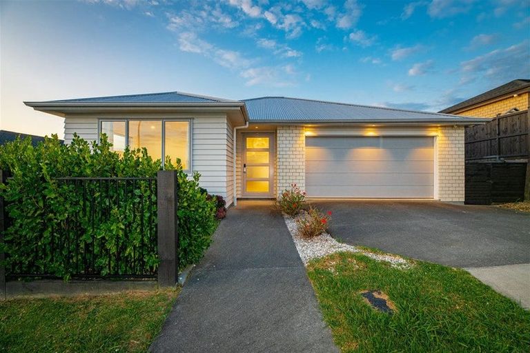 Photo of property in 3 Tararua Street, Massey, Auckland, 0614