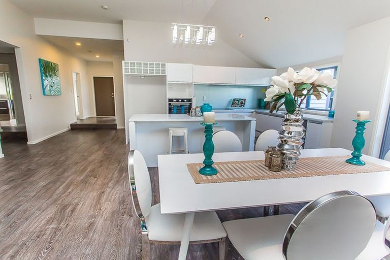 Photo of property in 1b Lynwood Road, New Lynn, Auckland, 0600