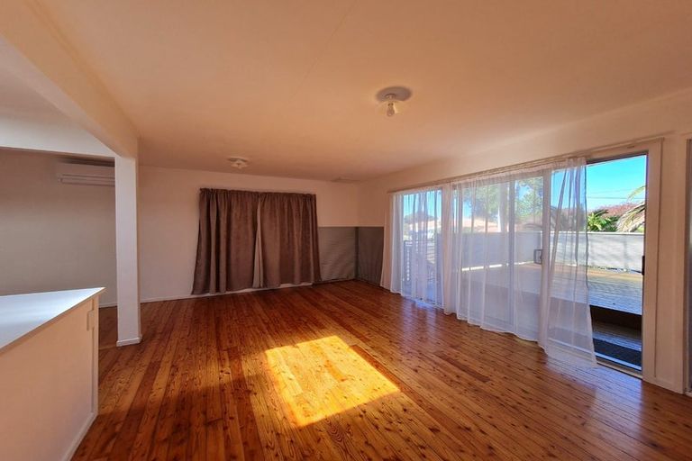 Photo of property in 29 Elliston Crescent, Stanmore Bay, Whangaparaoa, 0932