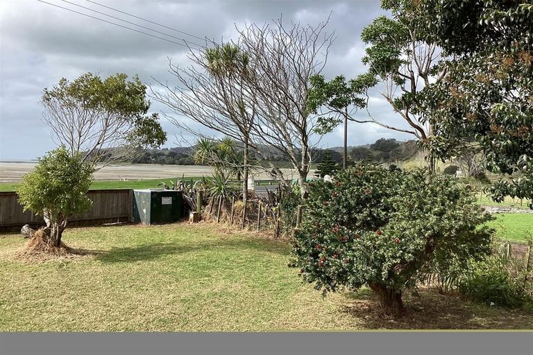 Photo of property in 1469 Clevedon Kawakawa Road, Kawakawa Bay, Papakura, 2585