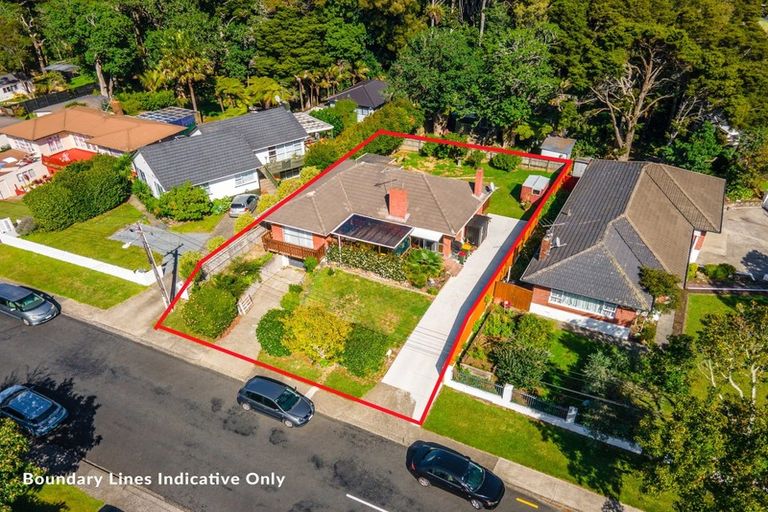 Photo of property in 1 Hillcrest Grove, Hillpark, Auckland, 2102