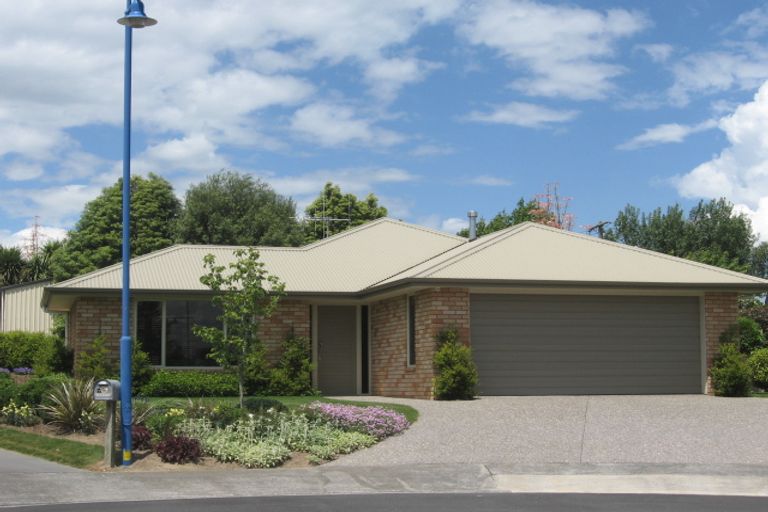 Photo of property in 8 Hunt Grove, Leamington, Cambridge, 3432