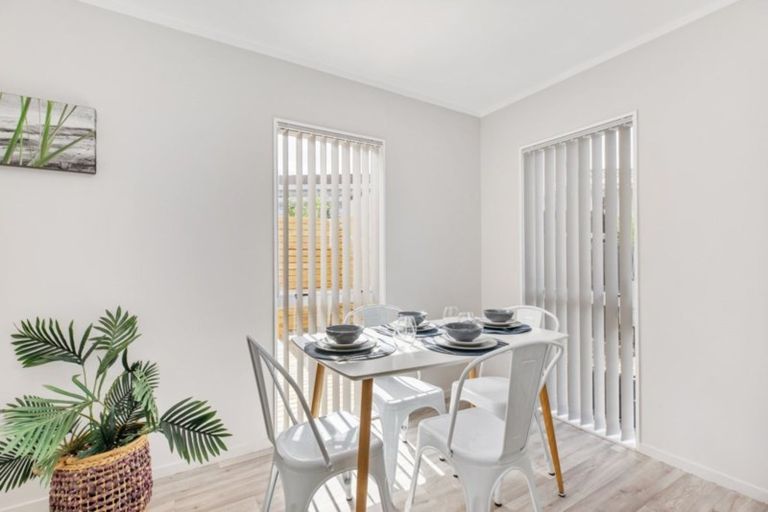 Photo of property in 2/25 Silver Creek Road, Weymouth, Auckland, 2103