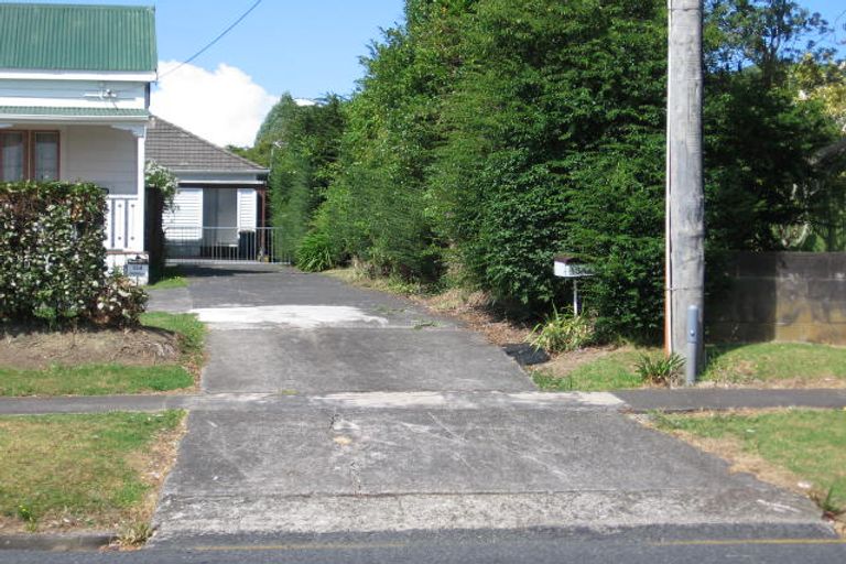 Photo of property in 1/134 Hutchinson Avenue, New Lynn, Auckland, 0600