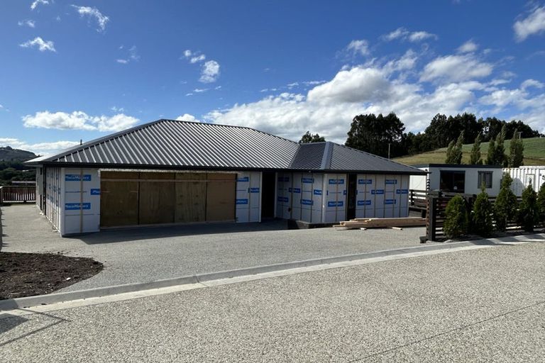 Photo of property in 5 Ella Lane, Green Island, Dunedin, 9018