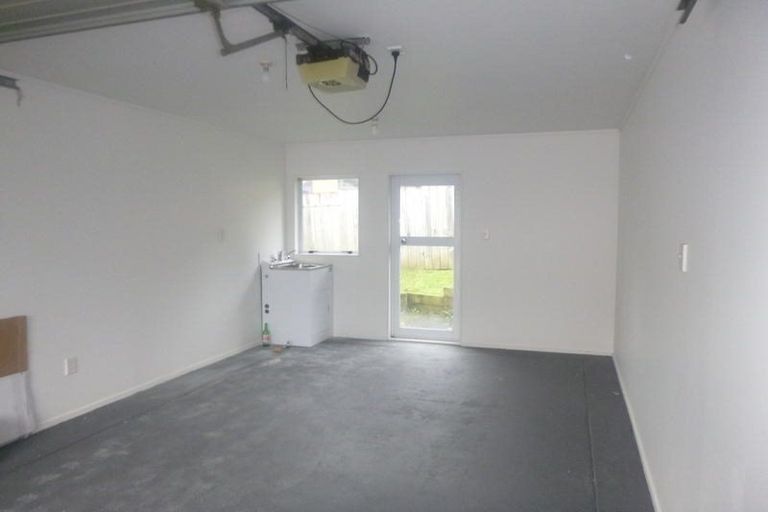 Photo of property in 2/30 Forest Hill Road, Henderson, Auckland, 0612