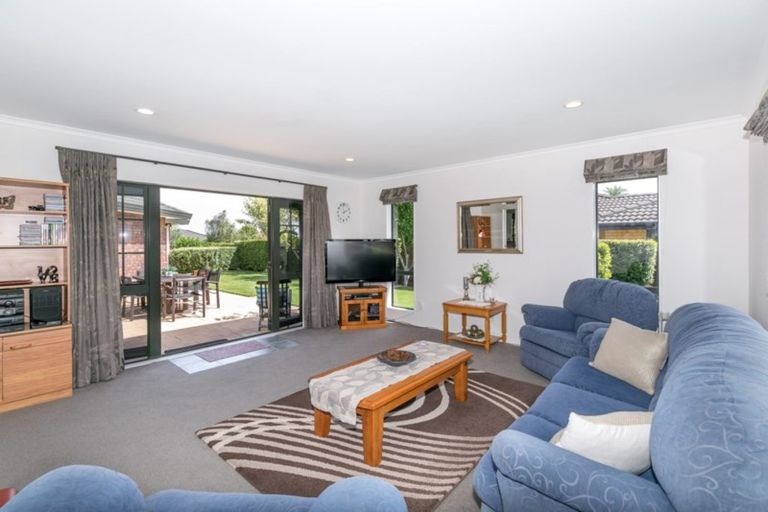 Photo of property in 14 Limousin Place, Grandview Heights, Hamilton, 3200