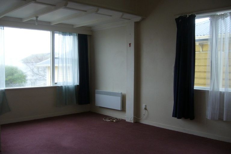 Photo of property in 4 Hawker Street, Mount Victoria, Wellington, 6011