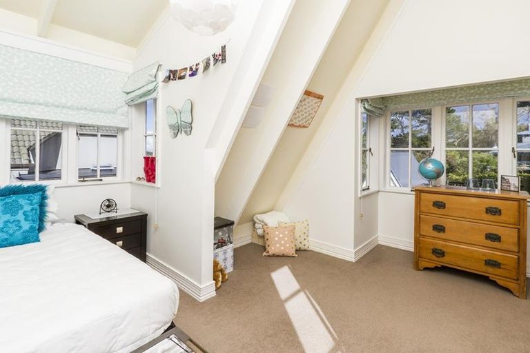 Photo of property in 128 Beach Road, Castor Bay, Auckland, 0620