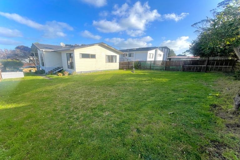 Photo of property in 43 Sharland Avenue, Manurewa, Auckland, 2102