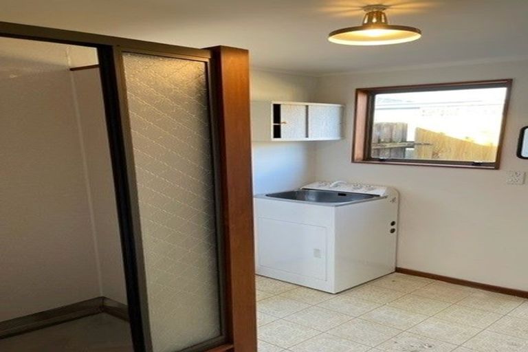 Photo of property in 2/218 Centreway Road, Orewa, 0931