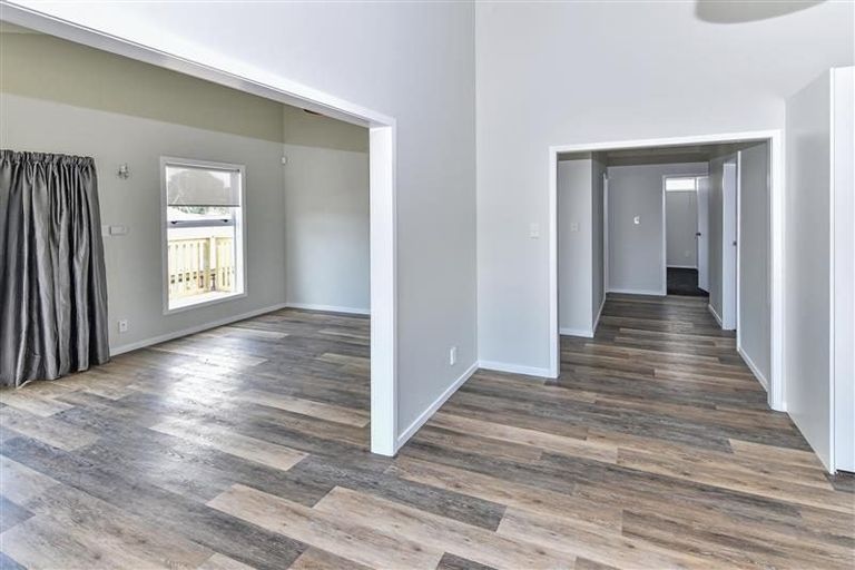 Photo of property in 27 Mcinnes Road, Weymouth, Auckland, 2103