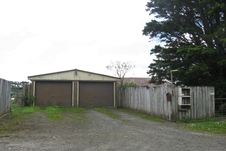 Photo of property in 154 Tawa Road, Kumeu, 0891
